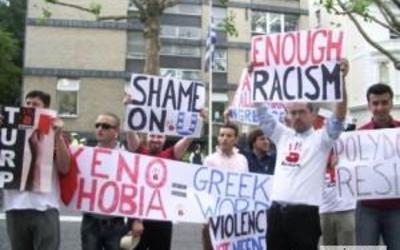 Skandal i "Mjaft" proteston per "qefin" e homoseksualit