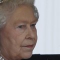 Mbretëresha Elizabetë e Britanisë kërkon shofer