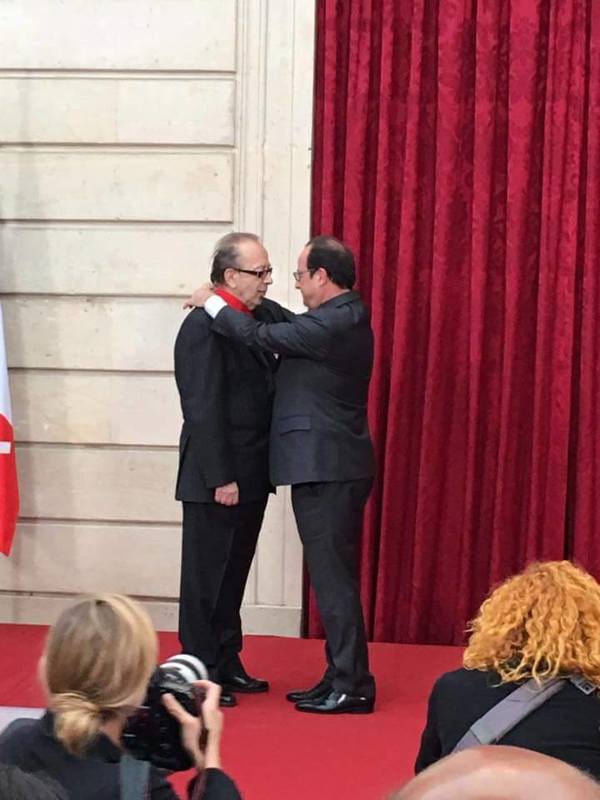 Francë, Kadare merr zyrtarisht titullin "Komandant i Legjionit të Nderit"