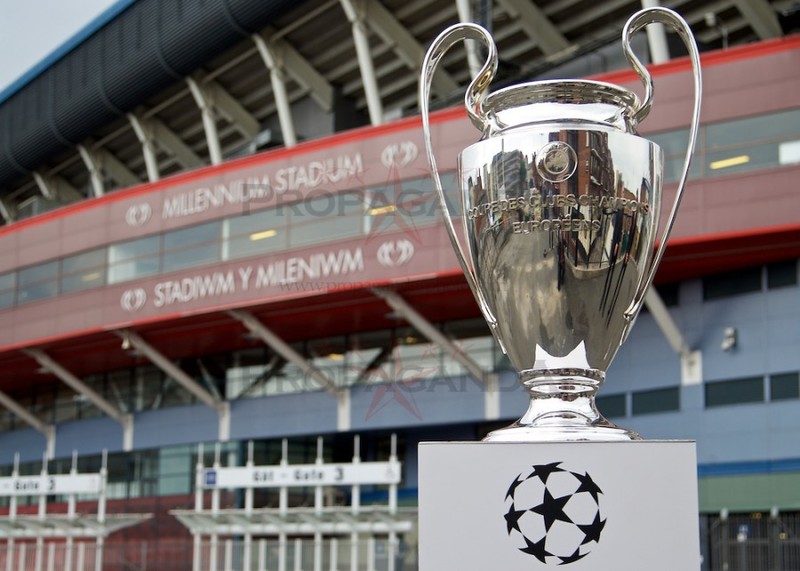 Natë e Çmendur në Champions League: Roma dhe Como mposhten në finale, spektakël golash në Europë