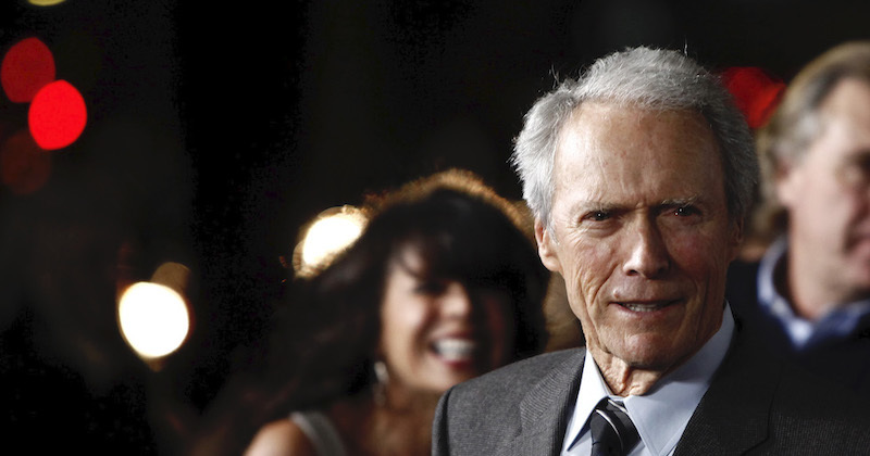 Clint Eastwood, mbush 90 vjeç ikona e kinemasë western