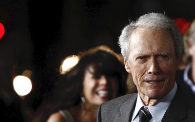 Clint Eastwood, mbush 90 vjeç ikona e kinemasë western