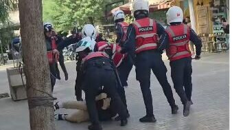Revolta studentore në Shqipëri merr përmasa kombëtare: Përplasje të ashpra, gaz lotsjellës ne disa qytete