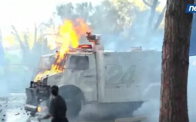 Bulevardi në flakë: Dita e pestë e protestës në Tiranë kthehet në arenë lufte mes të rinjve dhe policisë