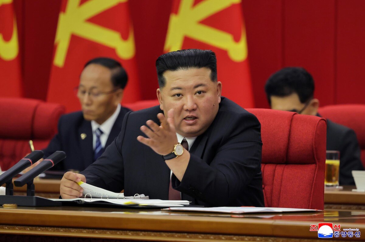 Misteri i Shëndetit të Kim Jong Un: Thashethemet për Vdekjen dhe Lufta për Pushtet në Phenian